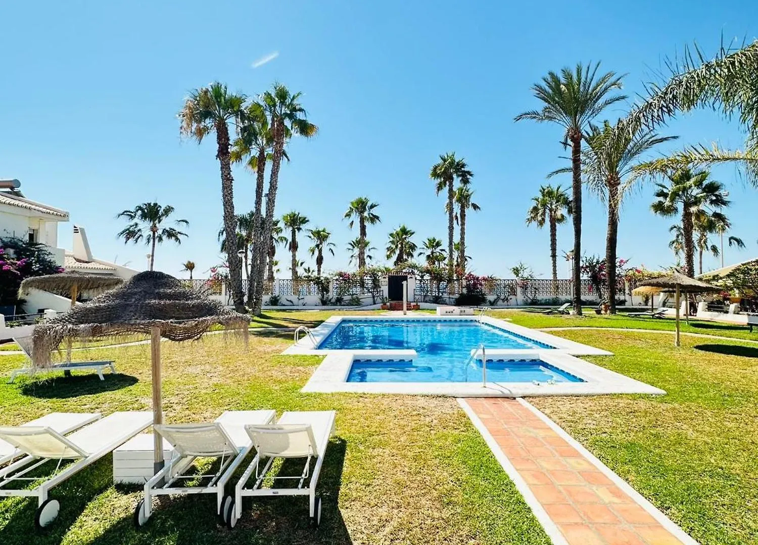 Luxury Seaside Trainas - Inspiracion A Pie Del Mediterraneo Caleta De Velez