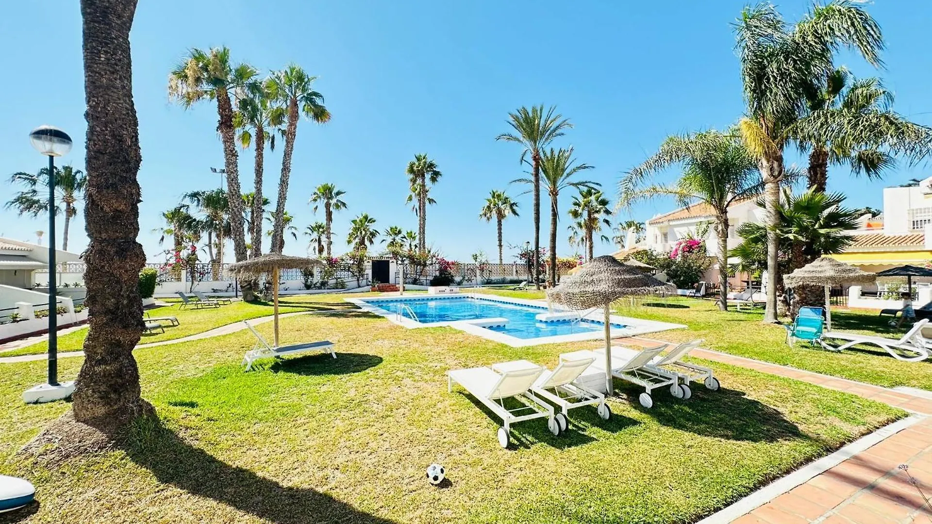Luxury Seaside Trainas - Inspiracion A Pie Del Mediterraneo Caleta De Velez