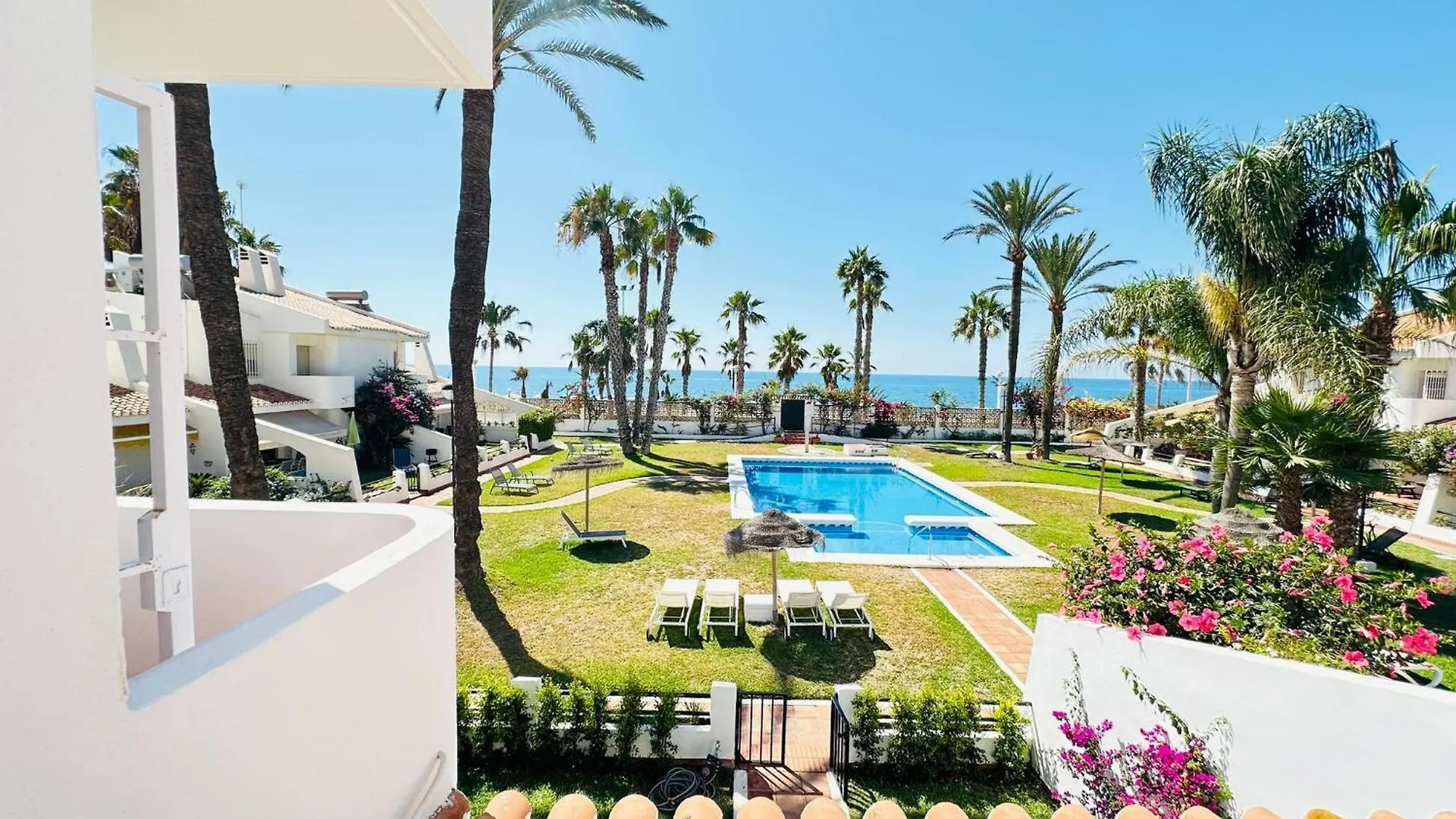 Luxury Seaside Trainas - Inspiracion A Pie Del Mediterraneo Caleta De Velez Espagne